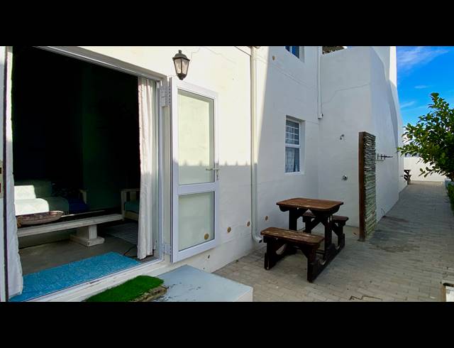 5 BEDROOM HOUSE FOR SALE IN DWARSKERSBOS